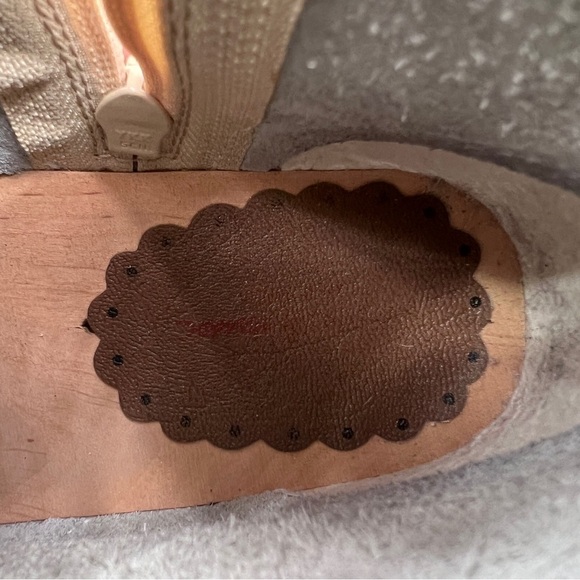 Maguba Gold Swedish Clog Wing Side Zip Boots Size 33 Kids - Picture 7 of 10